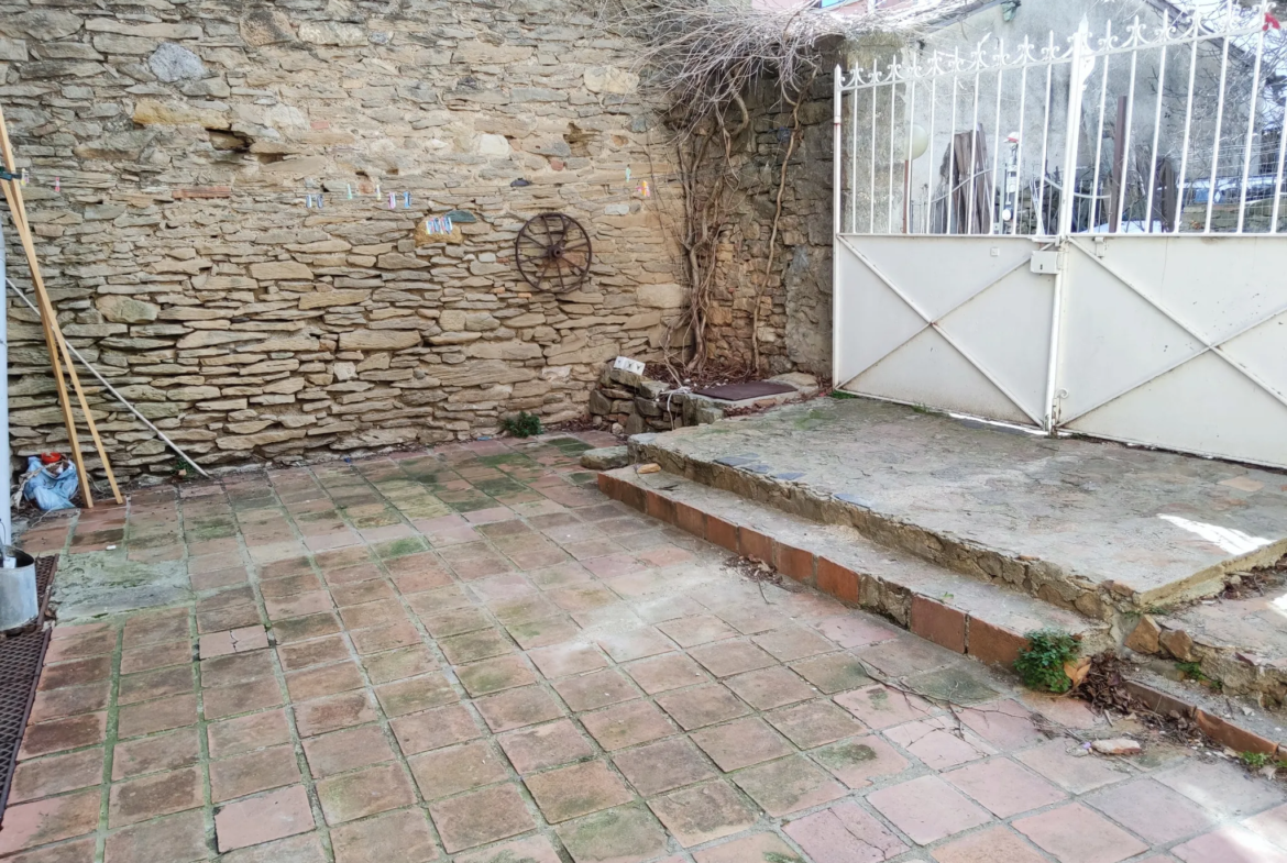 Maison familiale en pierre à Felines Minervois - 178 500 € 