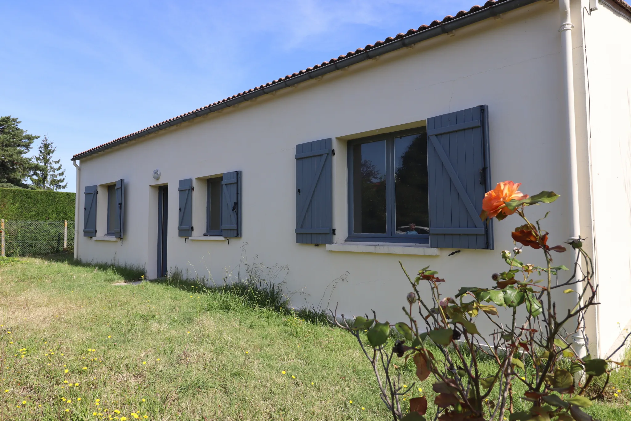 Maison de plain-pied à Médis, 3 chambres avec jardin et garage à vendre 