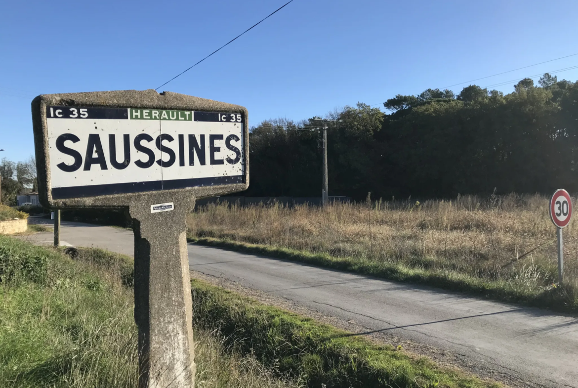 Terrain constructible à Saussines près de Montpellier 