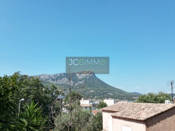 Terrain constructible de 2861 m² à La Valette-du-Var