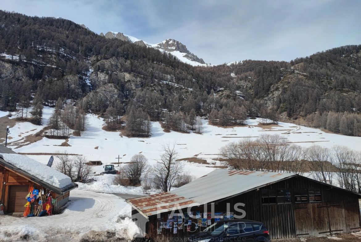 Maison à Saint Véran - Opportunité à rénover près des pistes de ski 