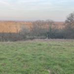 Terrain de 598 m² au Cœur du Village avec Vue sur les Pyrénées