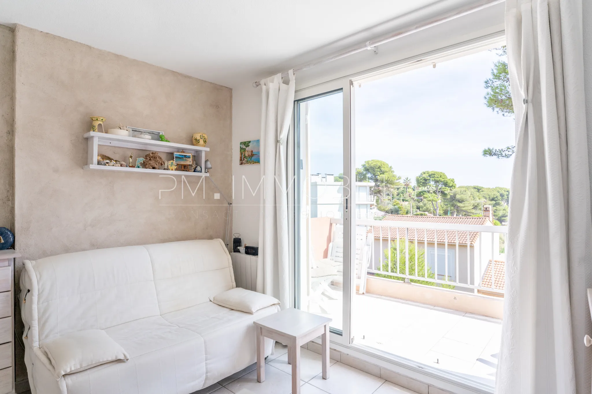 À vendre : Studio avec balcon et vue mer à Carry-le-Rouet 