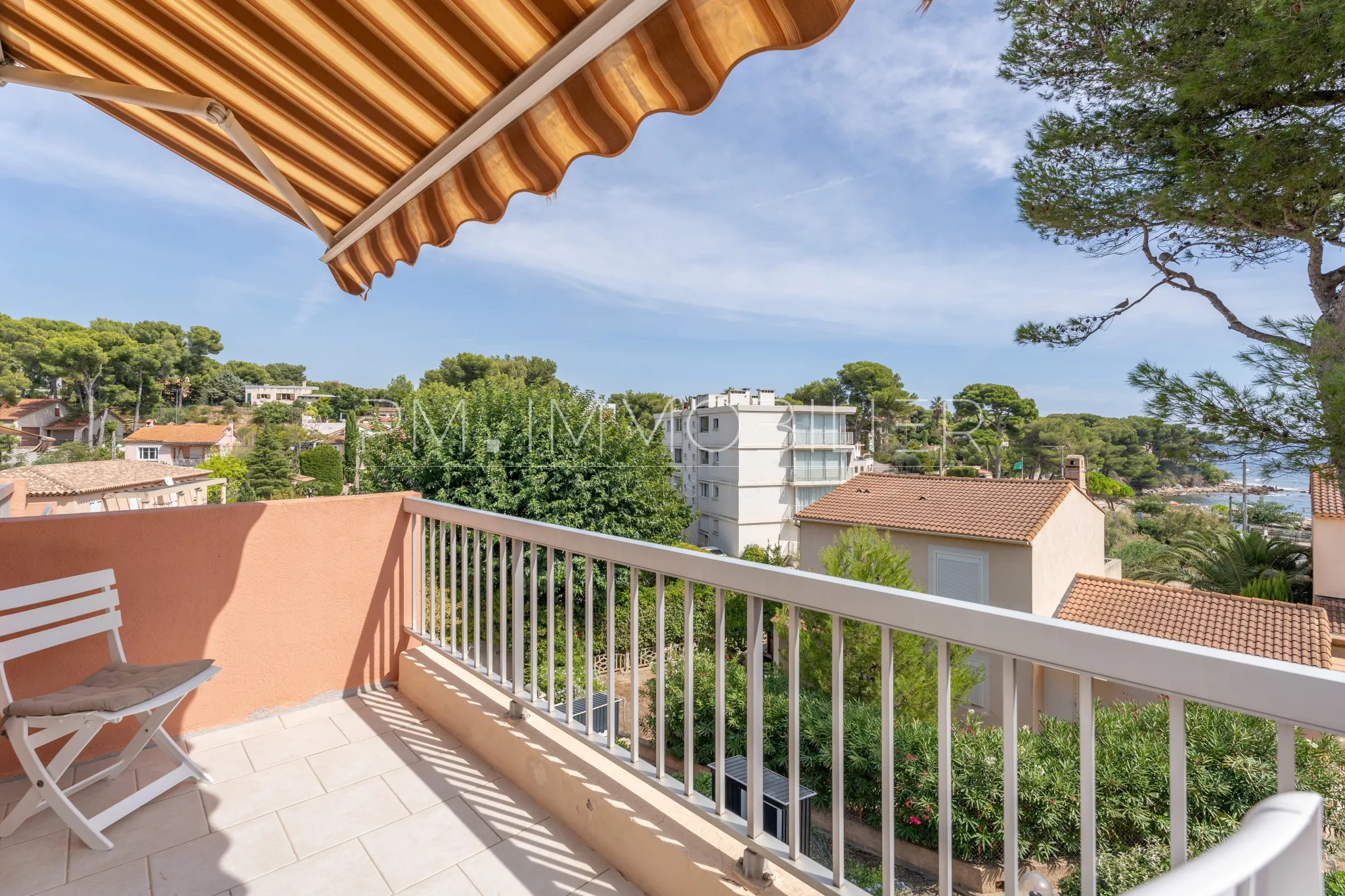 À vendre : Studio avec balcon et vue mer à Carry-le-Rouet 