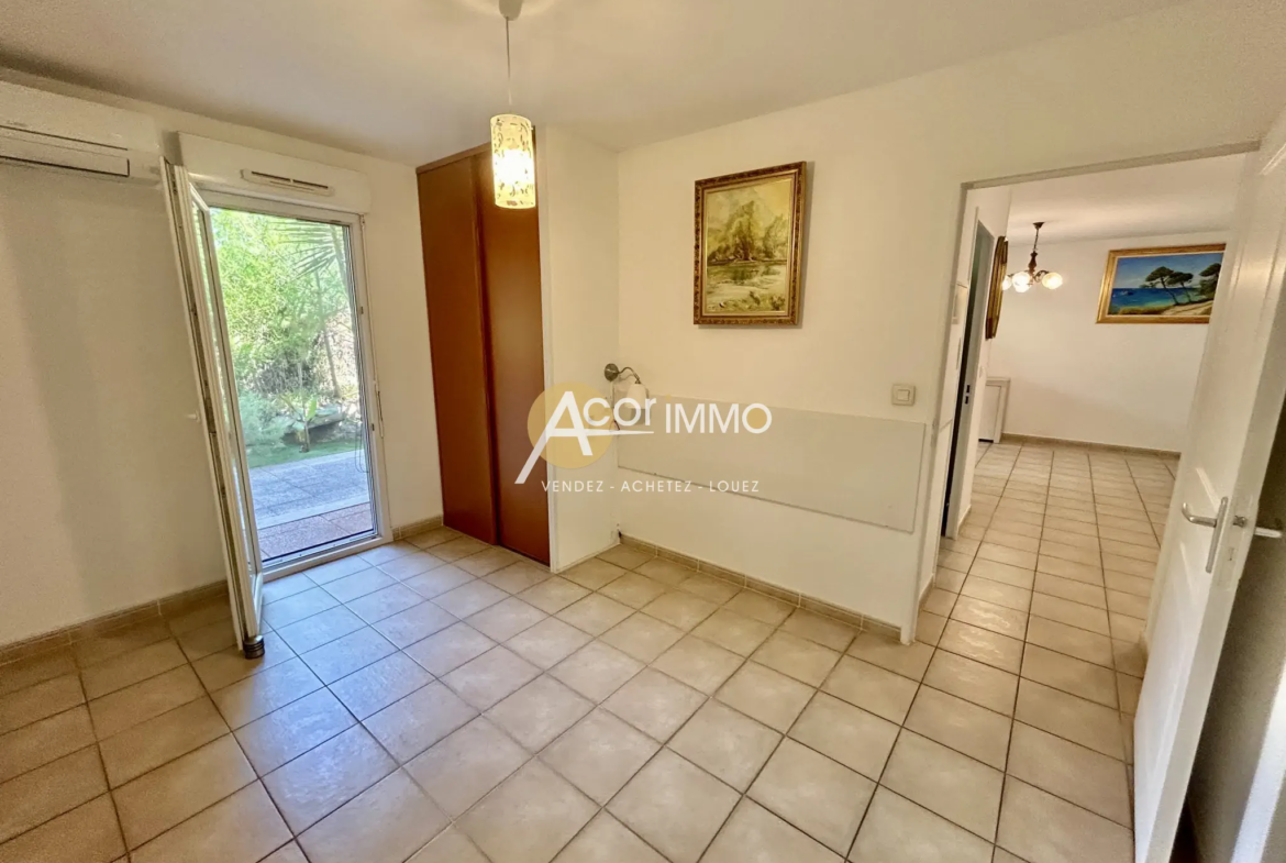 Charmant Appartement T2 en Rez-de-Jardin aux Sablettes 