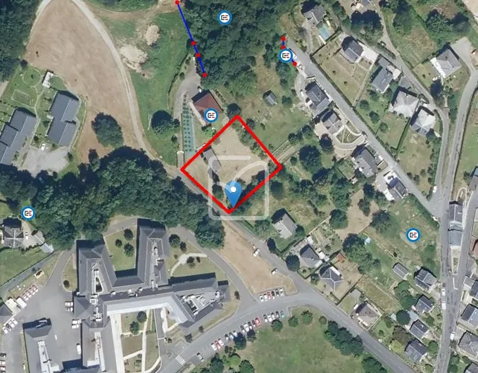 Terrain constructible de 1703 m² à Uzerche, Corrèze 