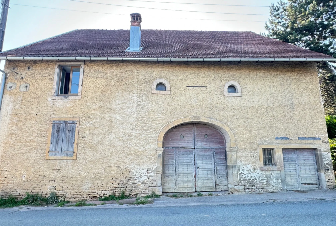 Ferme partiellement rénovée à vendre à Desandans - 149 000 EUR 