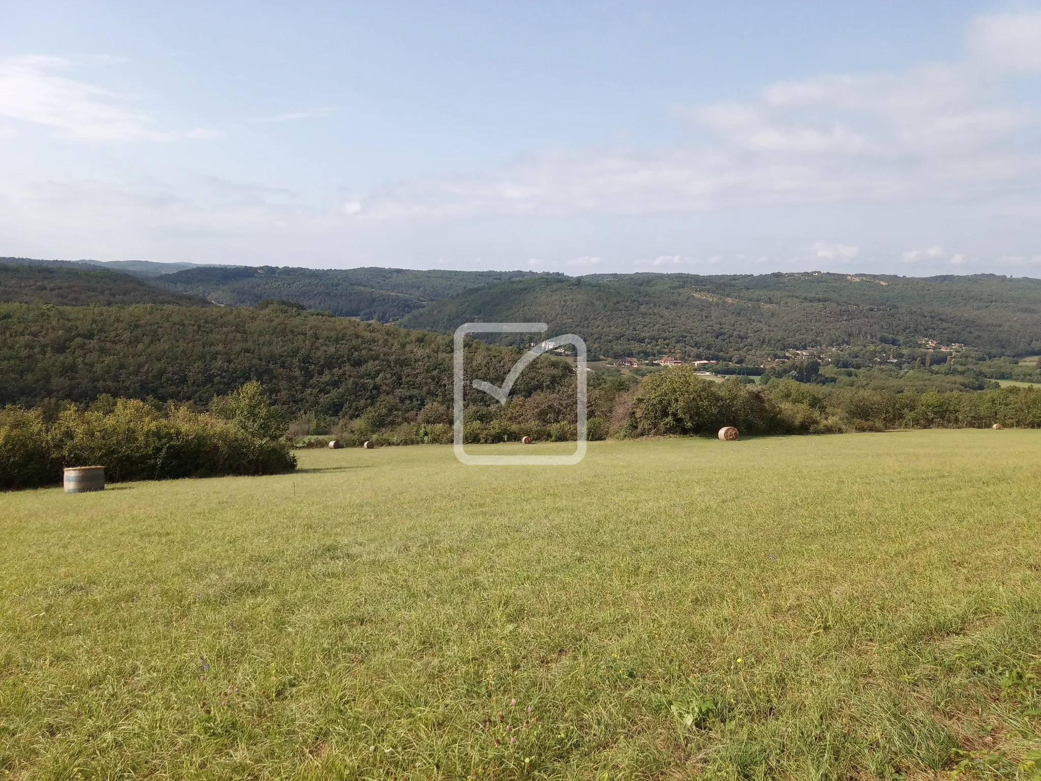 Terrain exceptionnel à vendre au cœur du Périgord Noir 