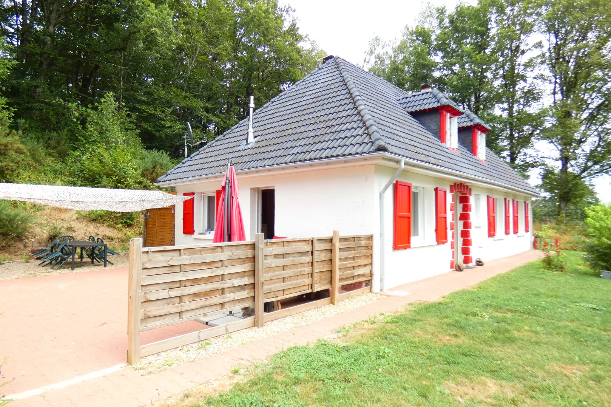 Maison rénovée avec 4 chambres à Aurillac 