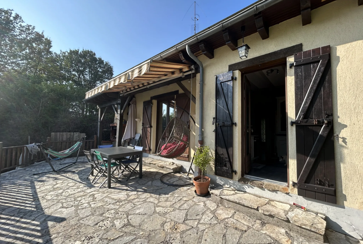 Maison à Marcillac-la-Croisille en Corrèze avec vue sur le lac 