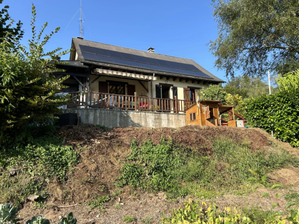 Maison à Marcillac-la-Croisille en Corrèze avec vue sur le lac