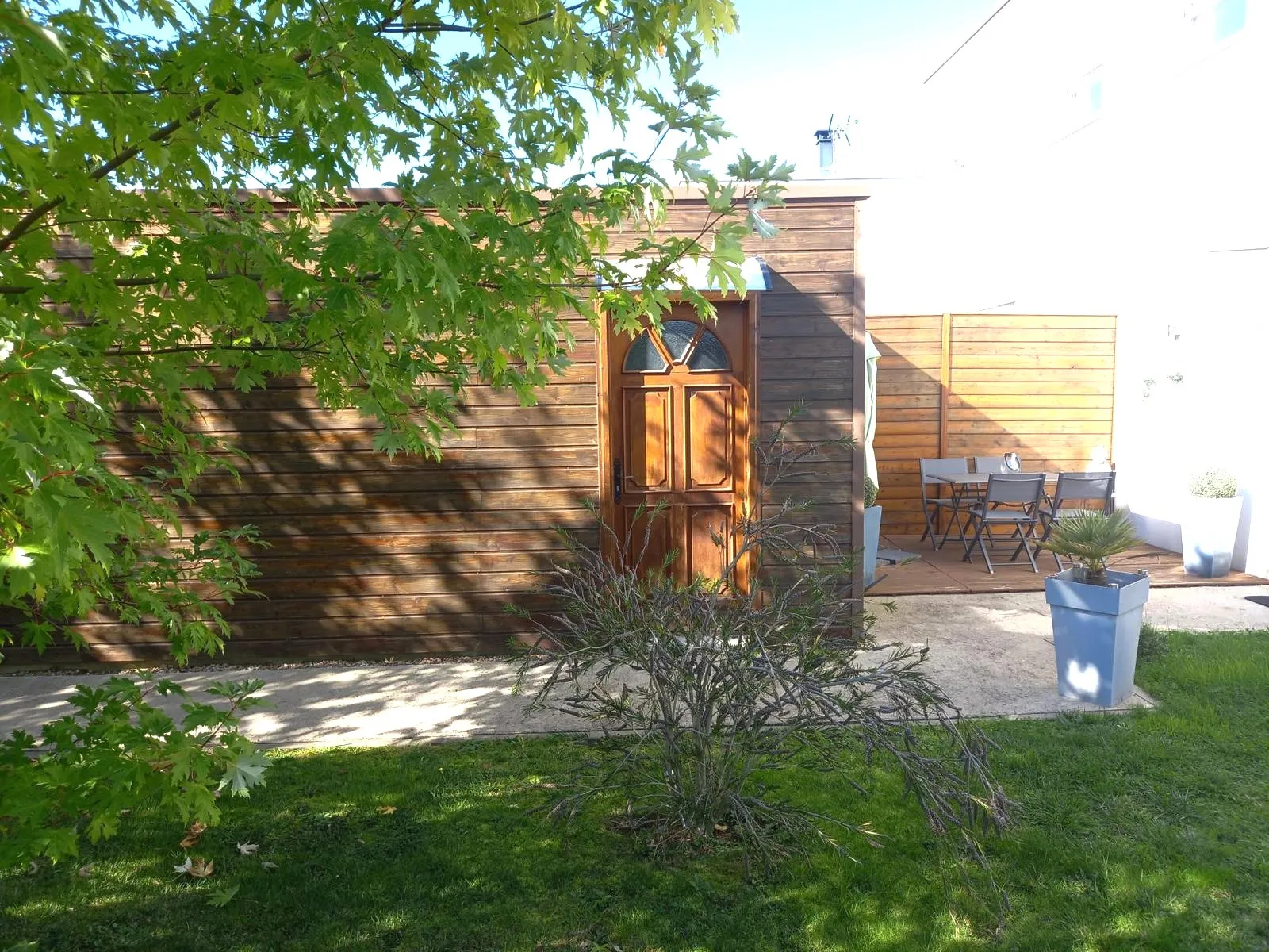 Maison moderne à Saint-Barthélemy-D'Anjou avec jardin et garage 