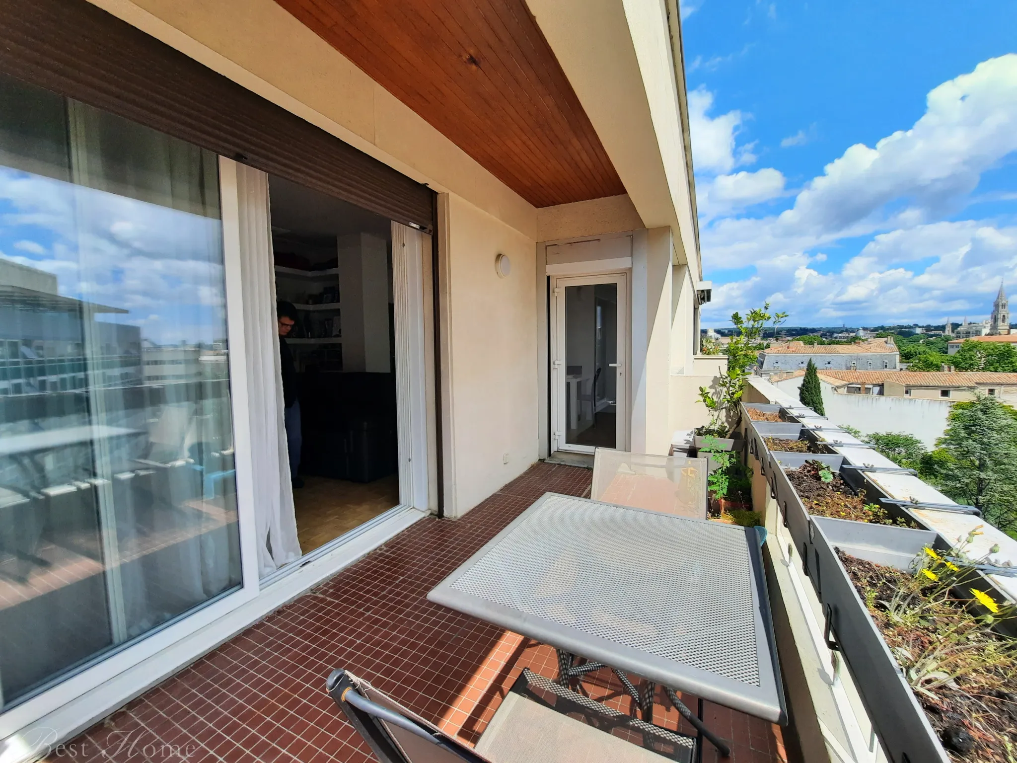 Rare, beau P3 à vendre à Nîmes Centre avec terrasse, garage et cave 