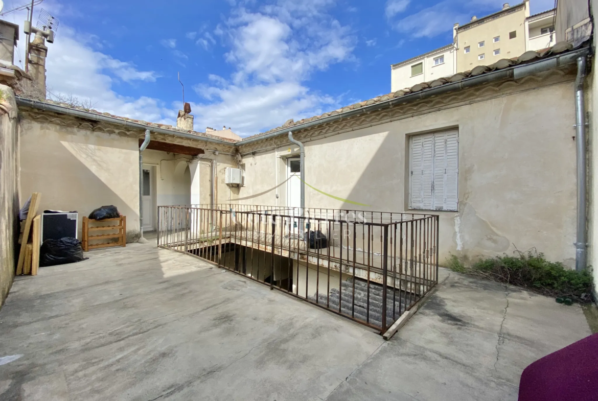 Immeuble à vendre à Nîmes - 6 appartements loués 