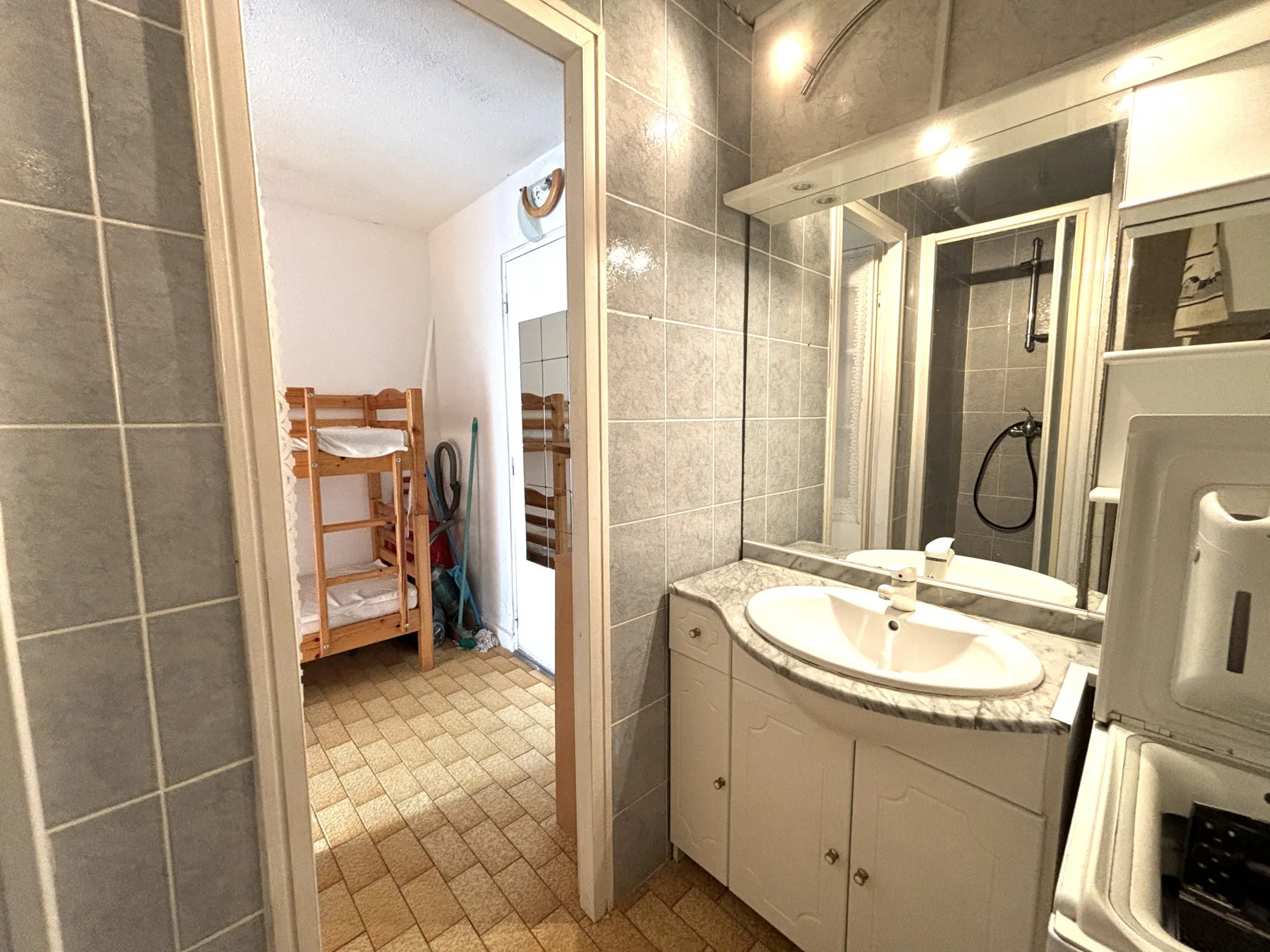 À vendre : Studio cabine 27 m² au Cap d'Agde avec parking 