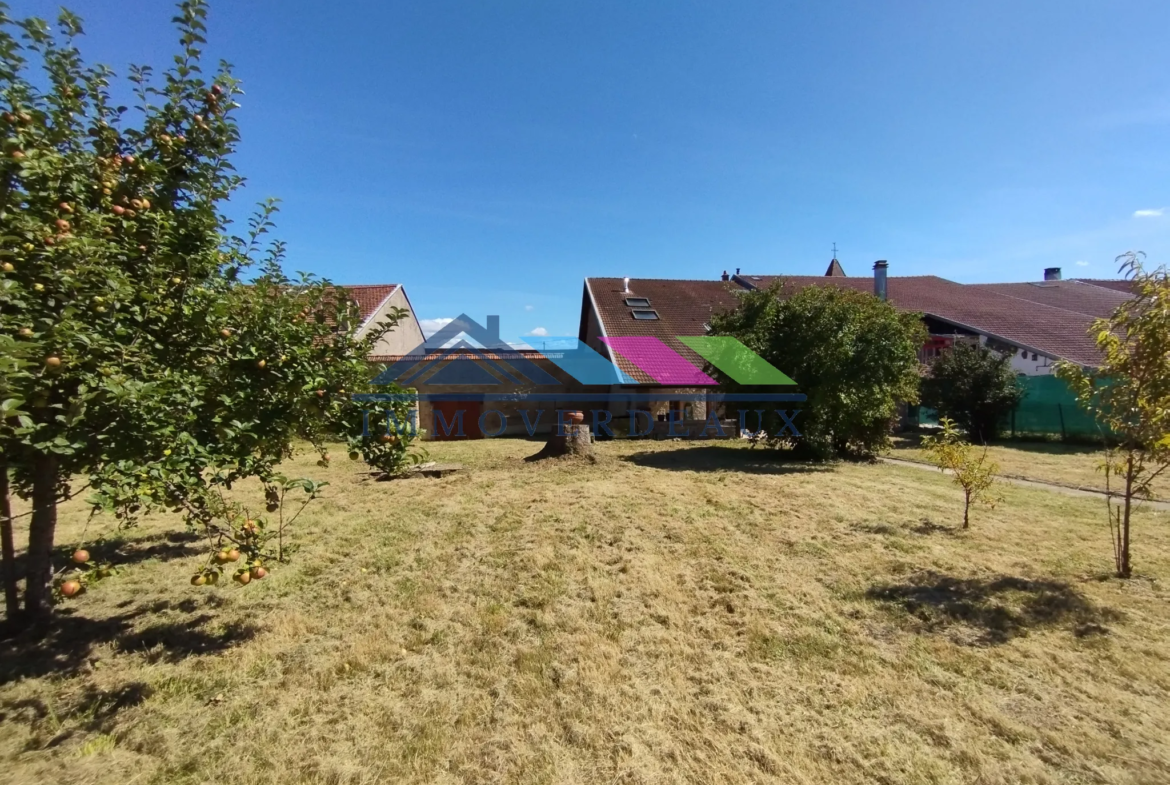 Superbe Maison Rénovée avec Terrain Arboré à Tanconville 