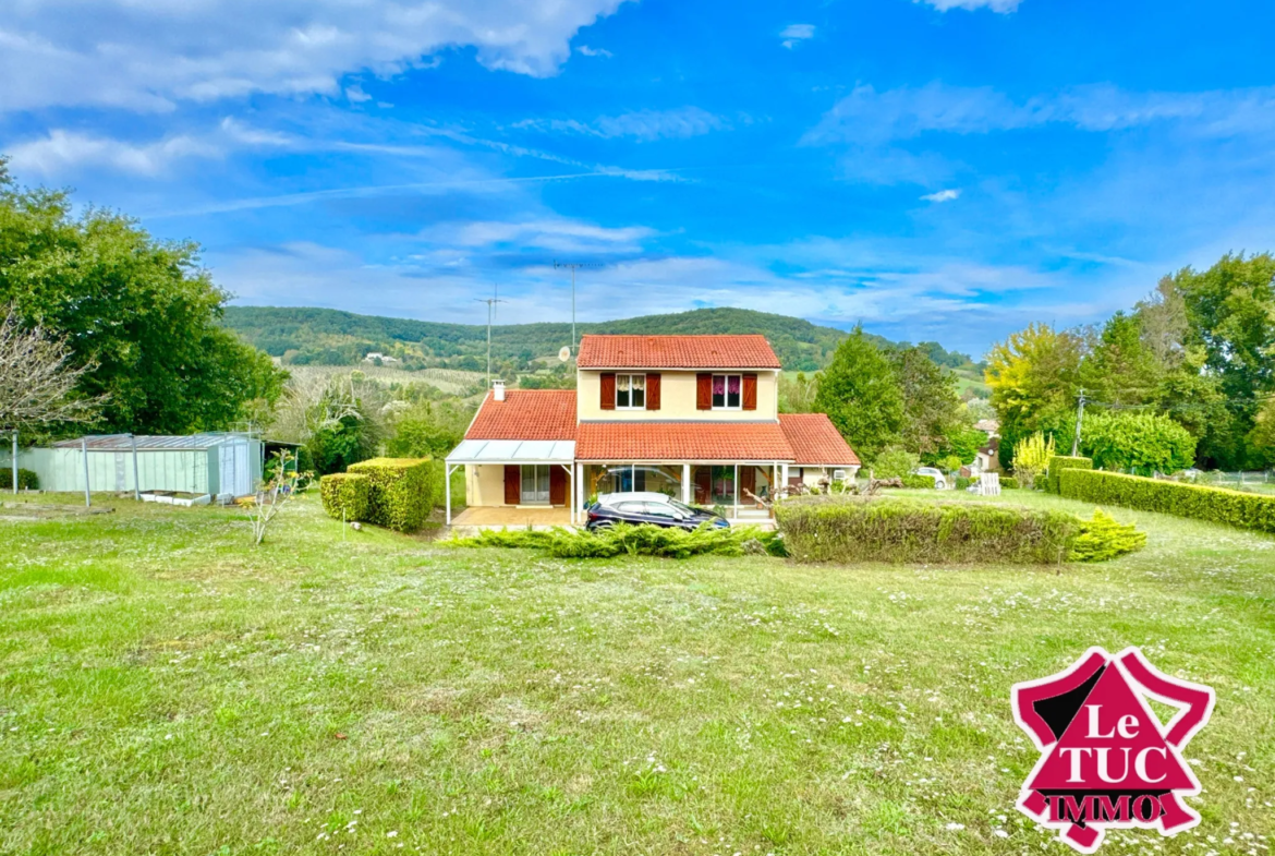 Maison 4 chambres et 3000 m2 de jardin à Penne d'Agenais 