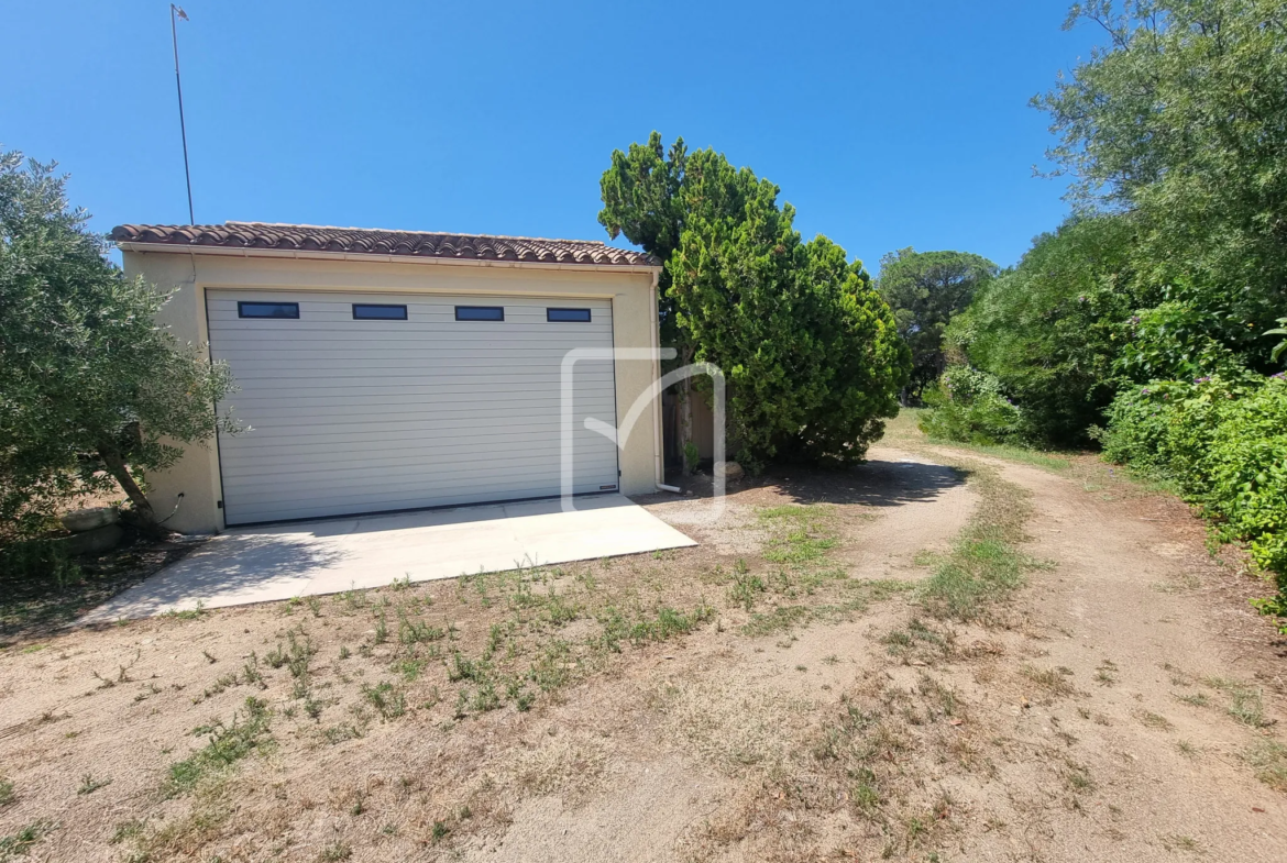 Terrain constructible de 900 m² avec vue montagne à Laroque-des-Alberes 