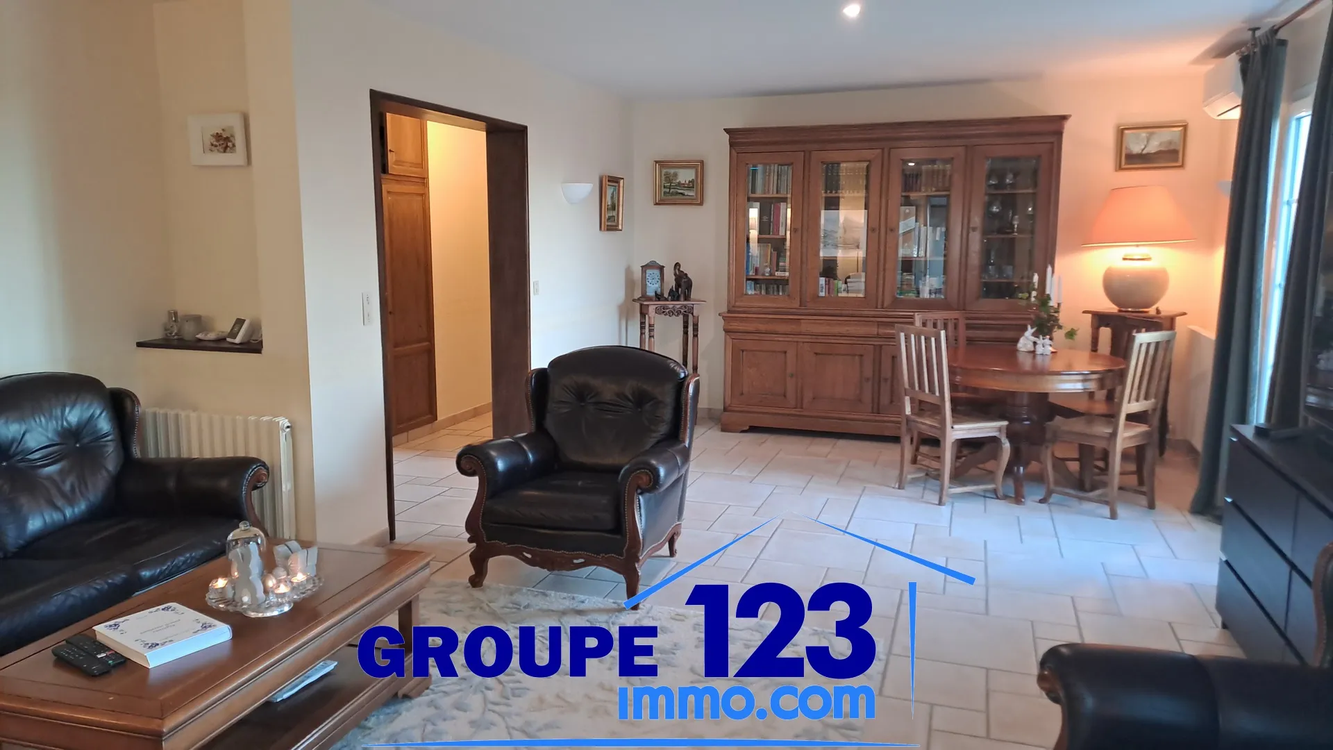 À vendre : maison familiale avec piscine à Champvallon, proche de Joigny 