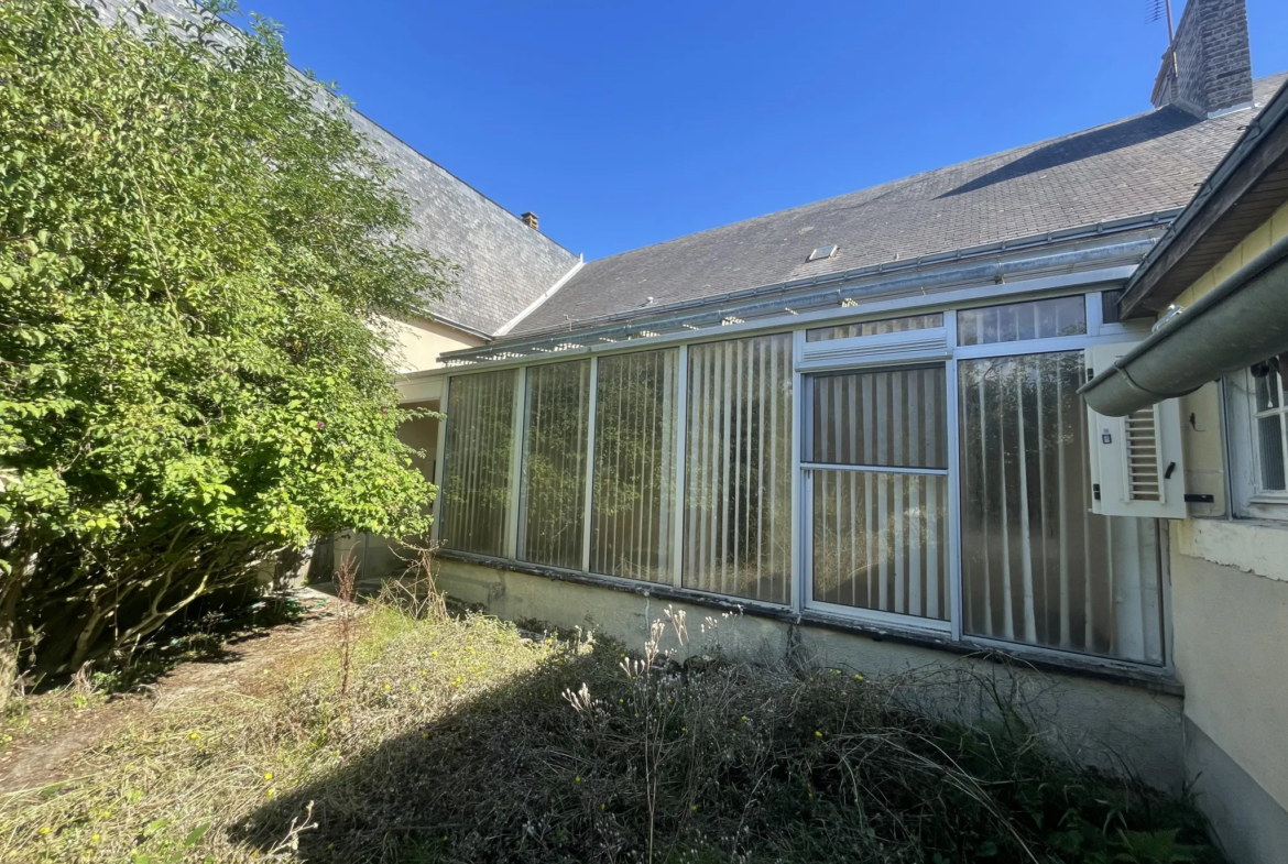 Maison de bourg à vendre à Genneteil, proche Le Lude - 98 m² 