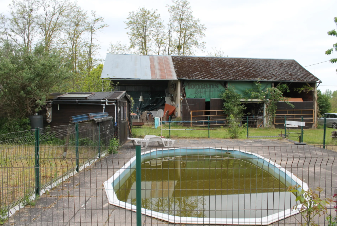 Fermette à rénover à Chateaumeillant avec jardin et grange 