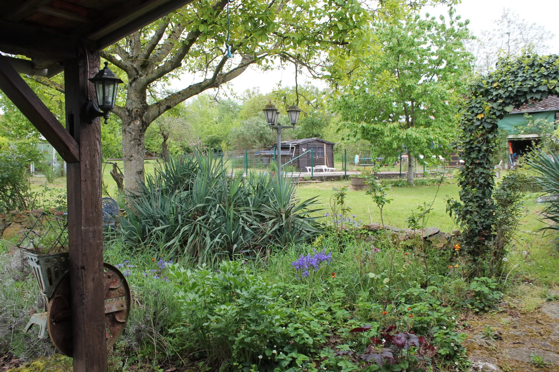 Fermette à rénover à Chateaumeillant avec jardin et grange 