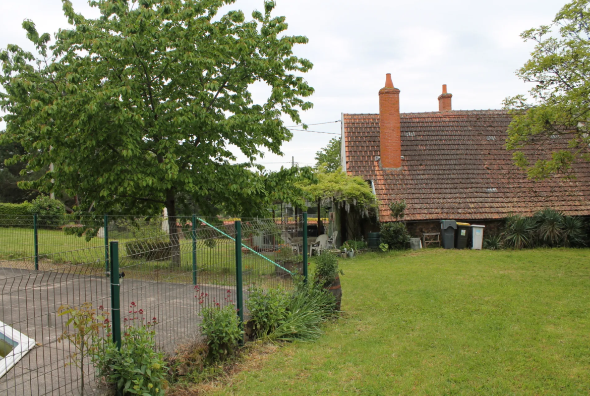 Fermette à rénover à Chateaumeillant avec jardin et grange 