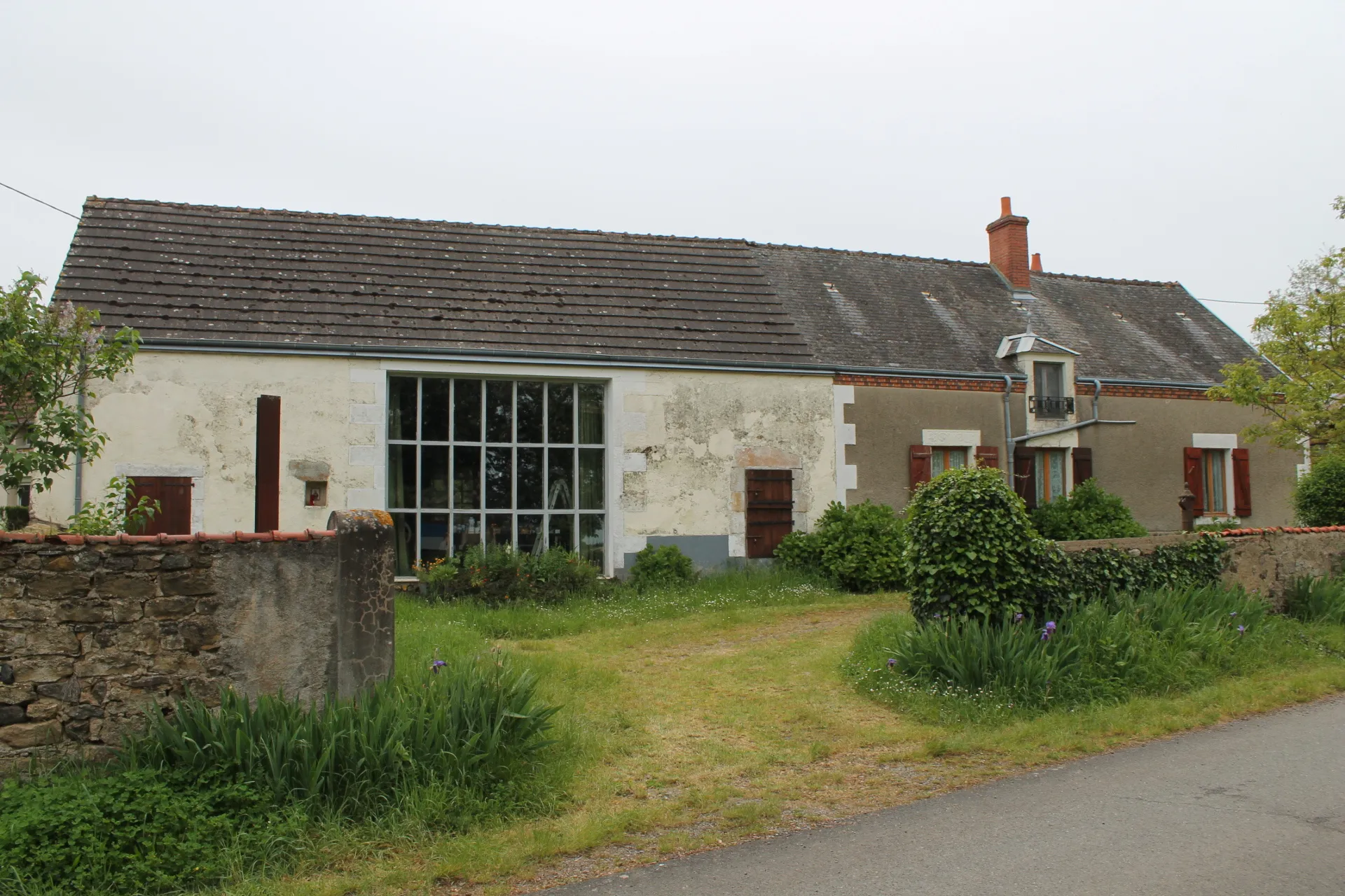 Fermette à rénover à Chateaumeillant avec jardin et grange 