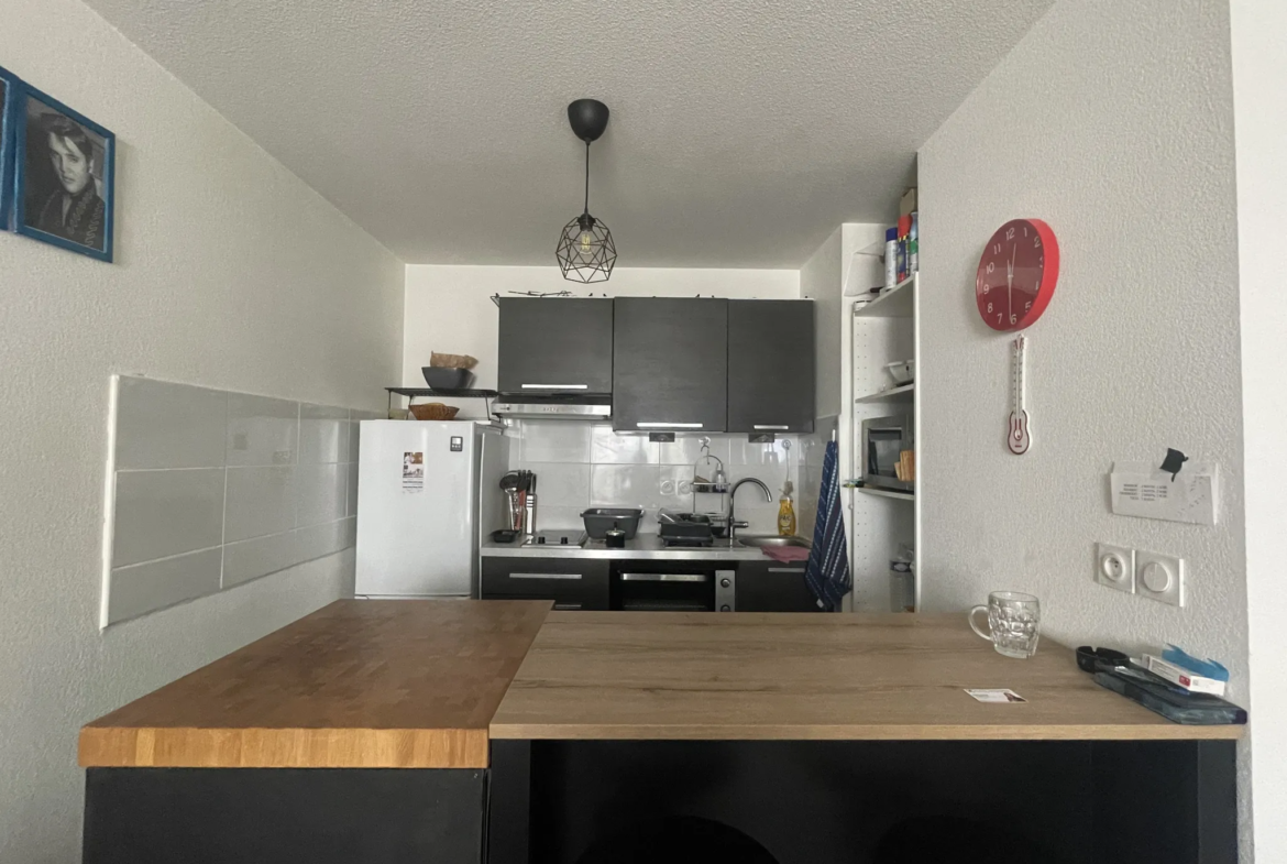 Appartement lumineux 2 pièces à vendre à Toulon avec parking 