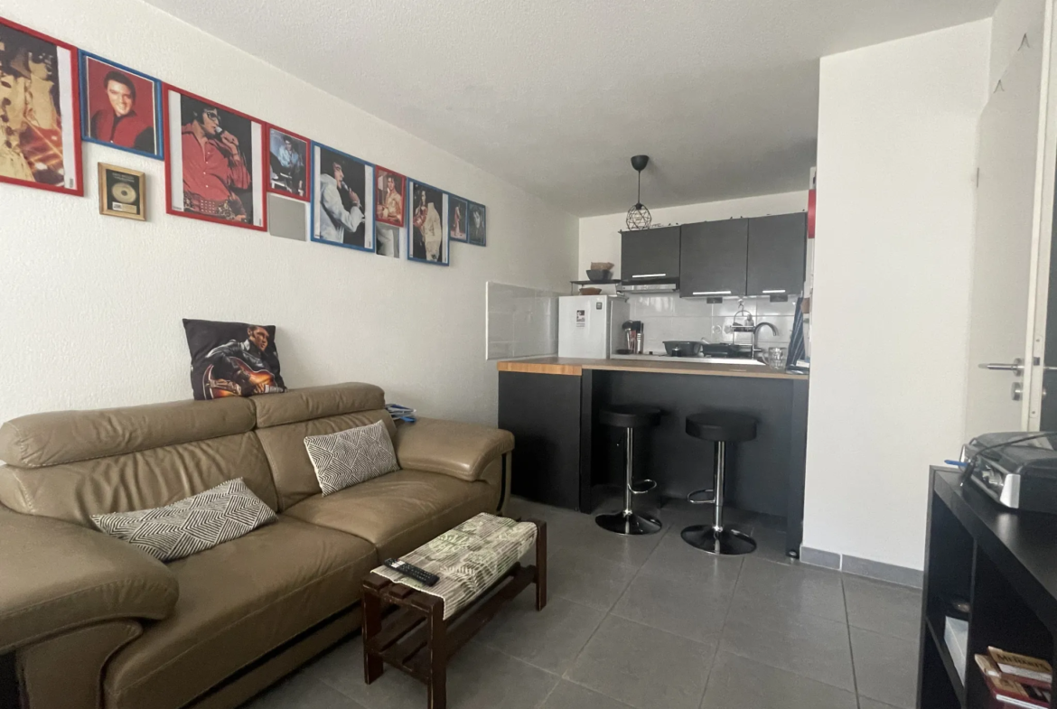 Appartement lumineux 2 pièces à vendre à Toulon avec parking 