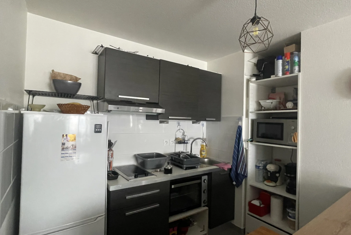 Appartement lumineux 2 pièces à vendre à Toulon avec parking 