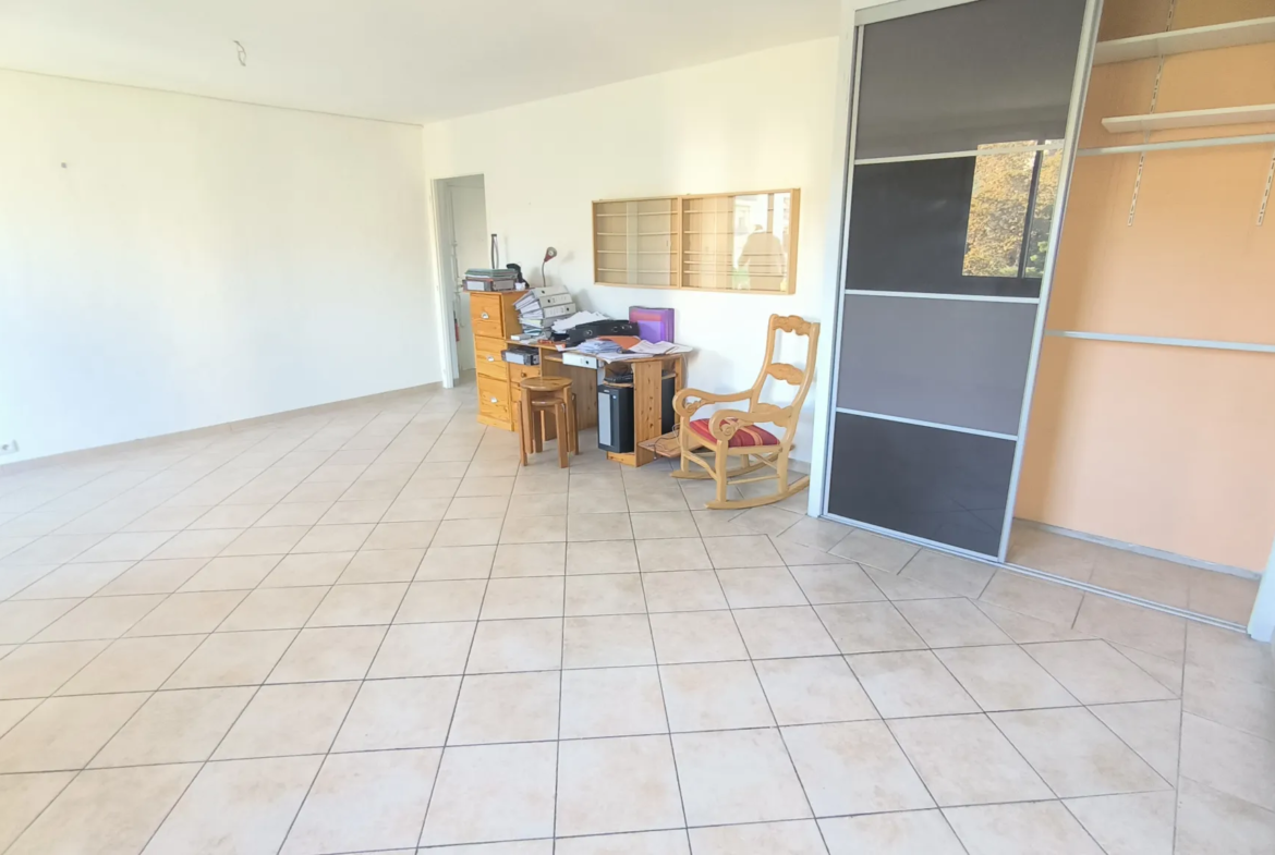 À vendre : Appartement 2 pièces à Nice Nord - Rénové avec balcon 