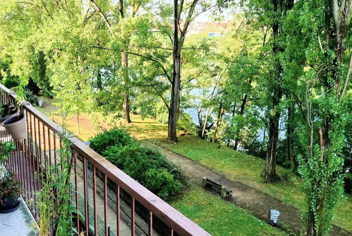 À vendre : Appartement 4 pièces avec vue sur la Seine à Choisy-le-Roi 