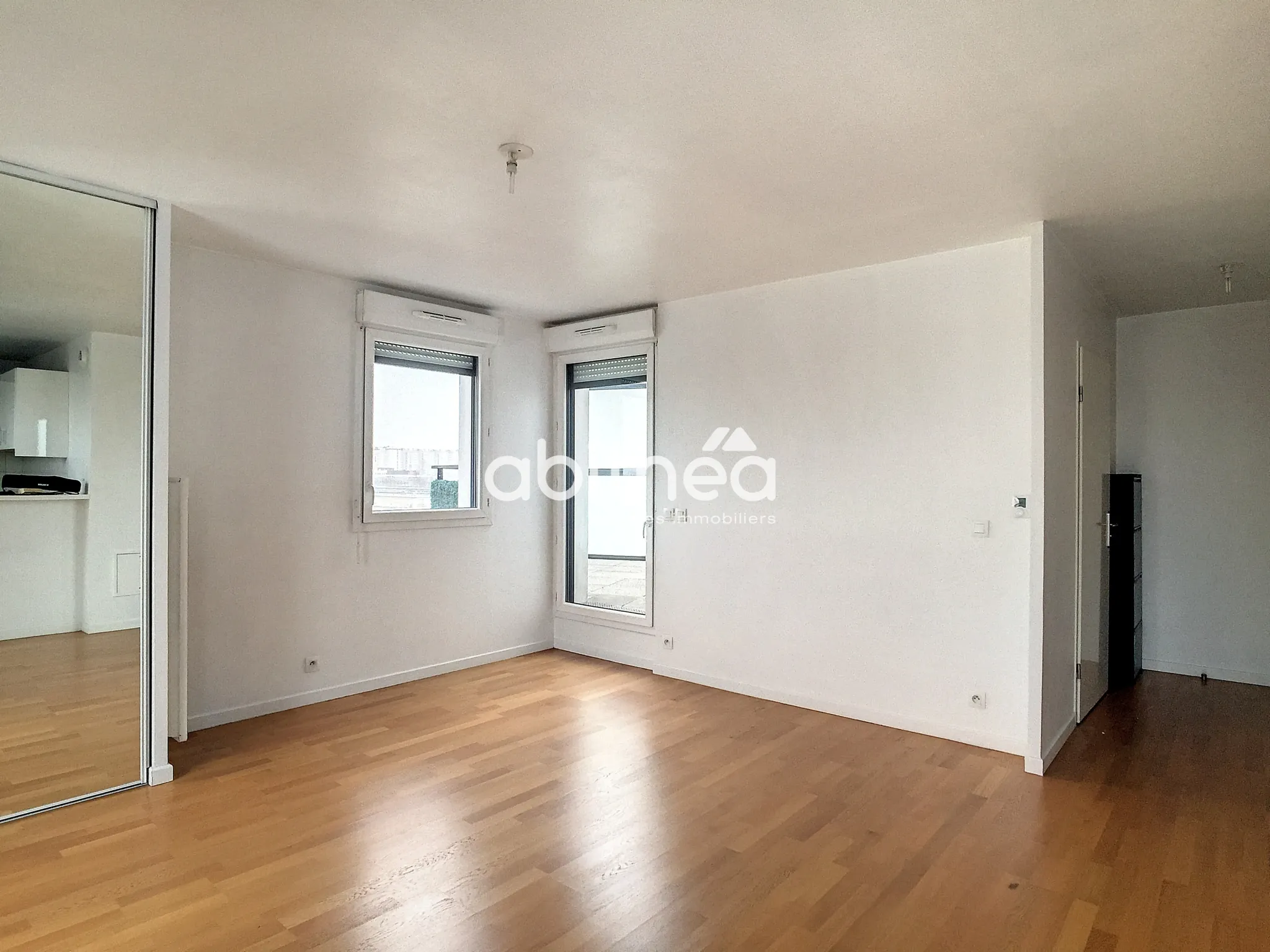 Studio à vendre avec terrasse et vue sur la Seine à Choisy-le-Roi 