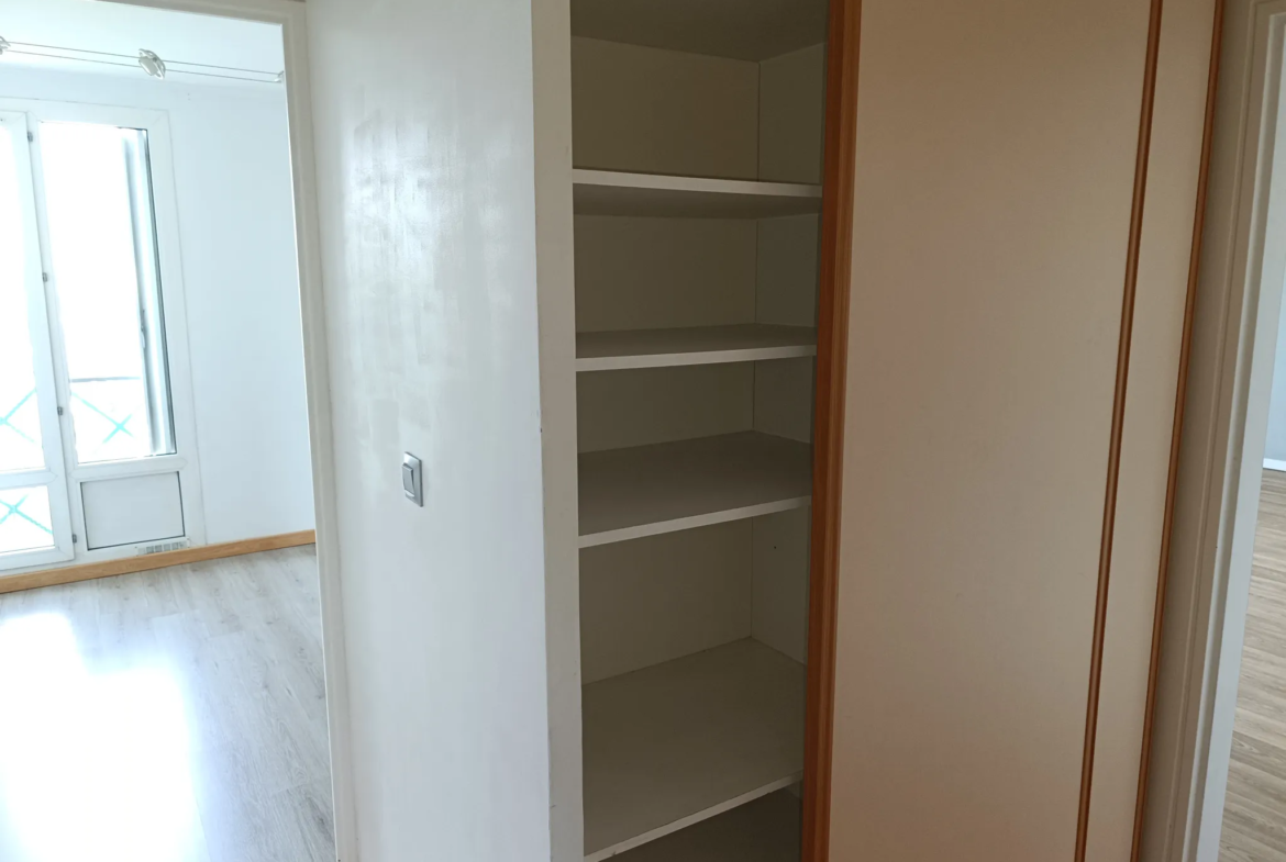 Appartement lumineux de 78 m² avec balcon à Montigny-le-Bretonneux 