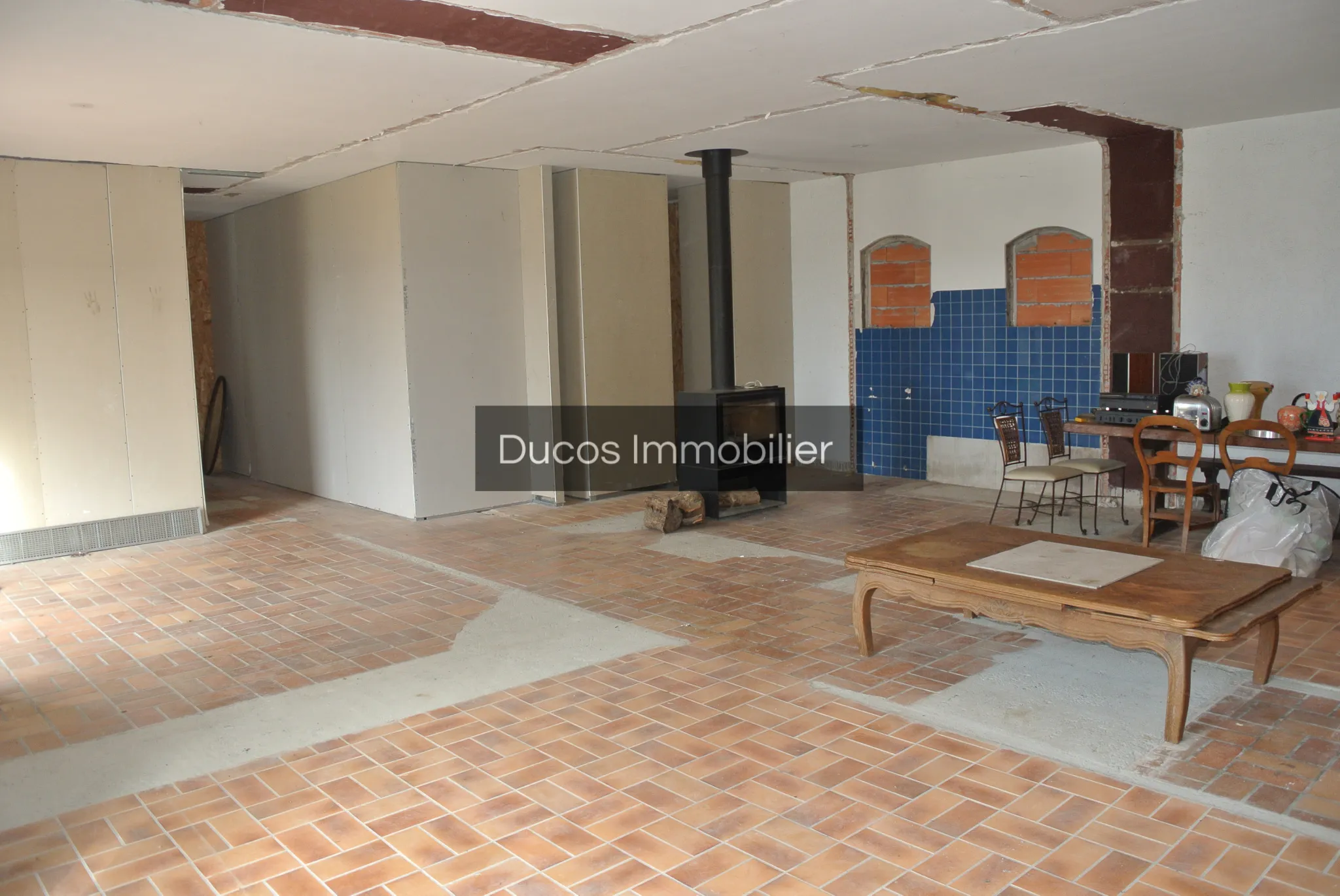 Maison à réhabiliter sur 2446 m² avec piscine à Beaupuy 