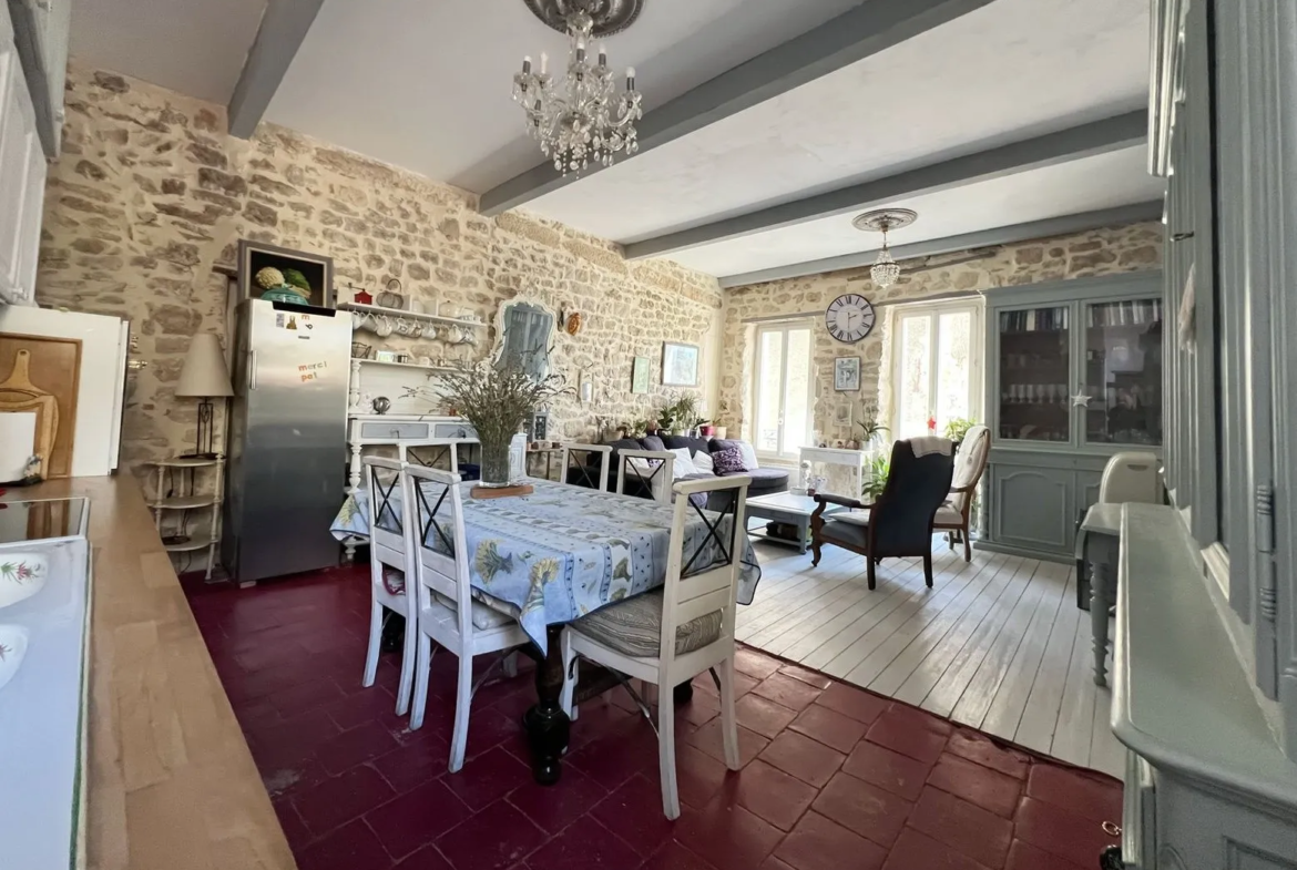 Maison de village au cœur de Mornas - 235 000 € 