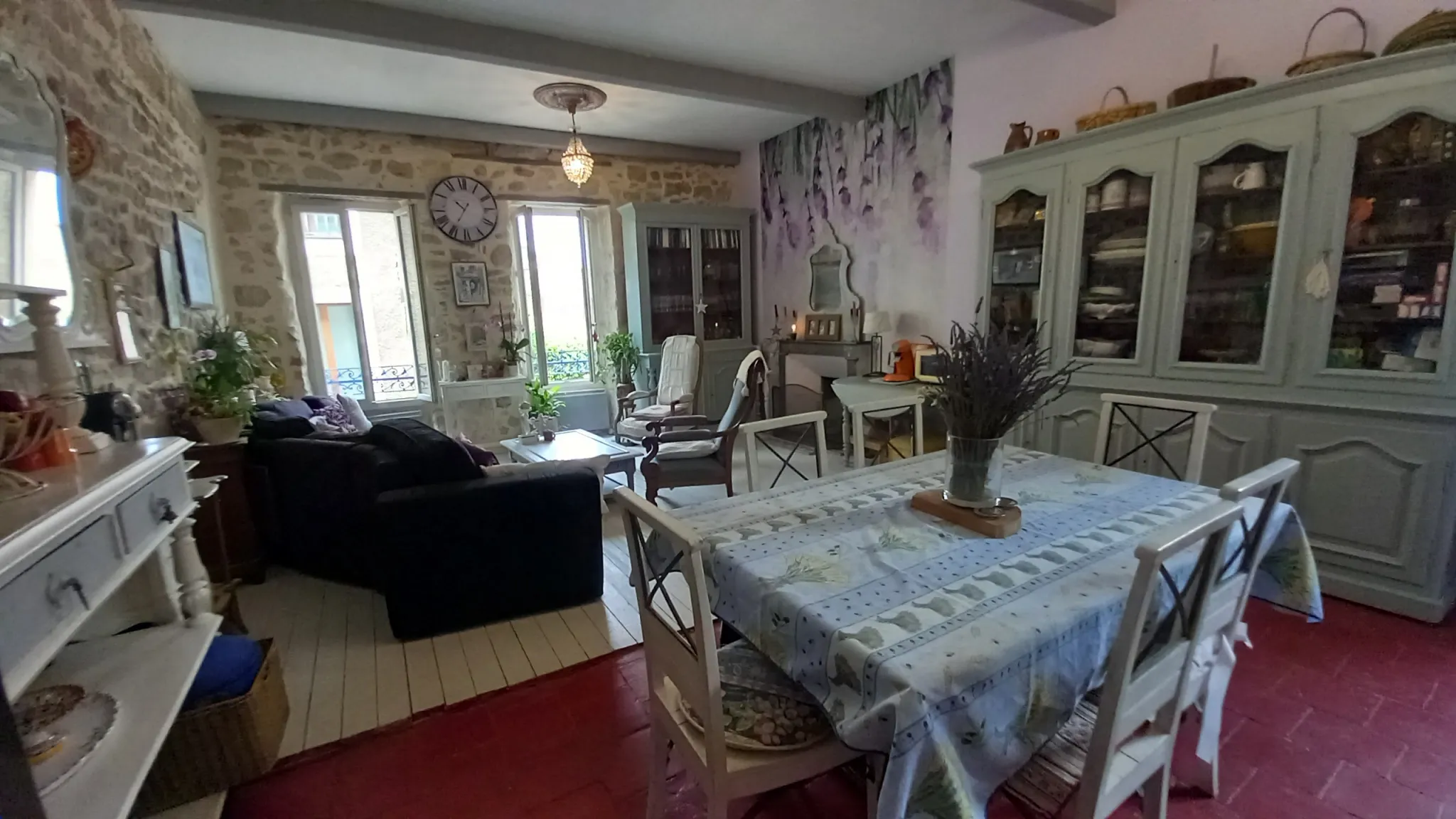 Maison de village au cœur de Mornas - 235 000 € 