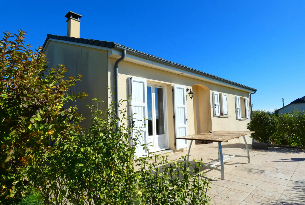 Maison de plain-pied sur sous-sol total avec belle vue à Aurillac 