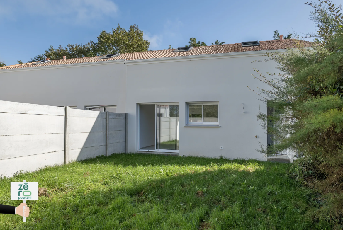 Maison Neuve à Saint-Colomban de 99 m² avec Jardin 