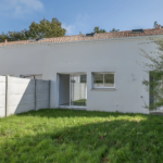 Maison Neuve à Saint-Colomban de 99 m² avec Jardin