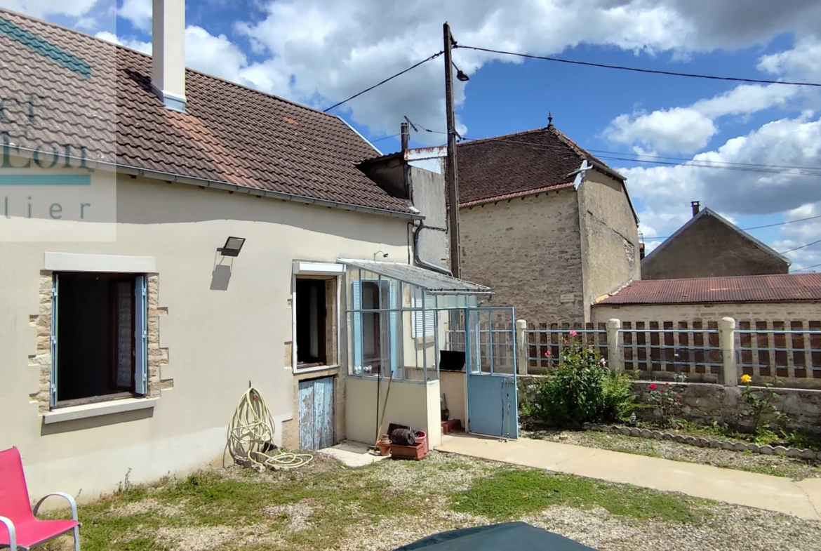 Maison de village à Sennevoy le Haut avec jardin et grenier aménageable 