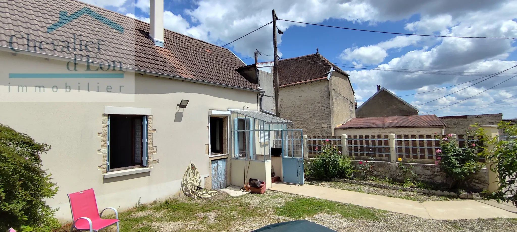 Maison de village à Sennevoy le Haut avec jardin et grenier aménageable 