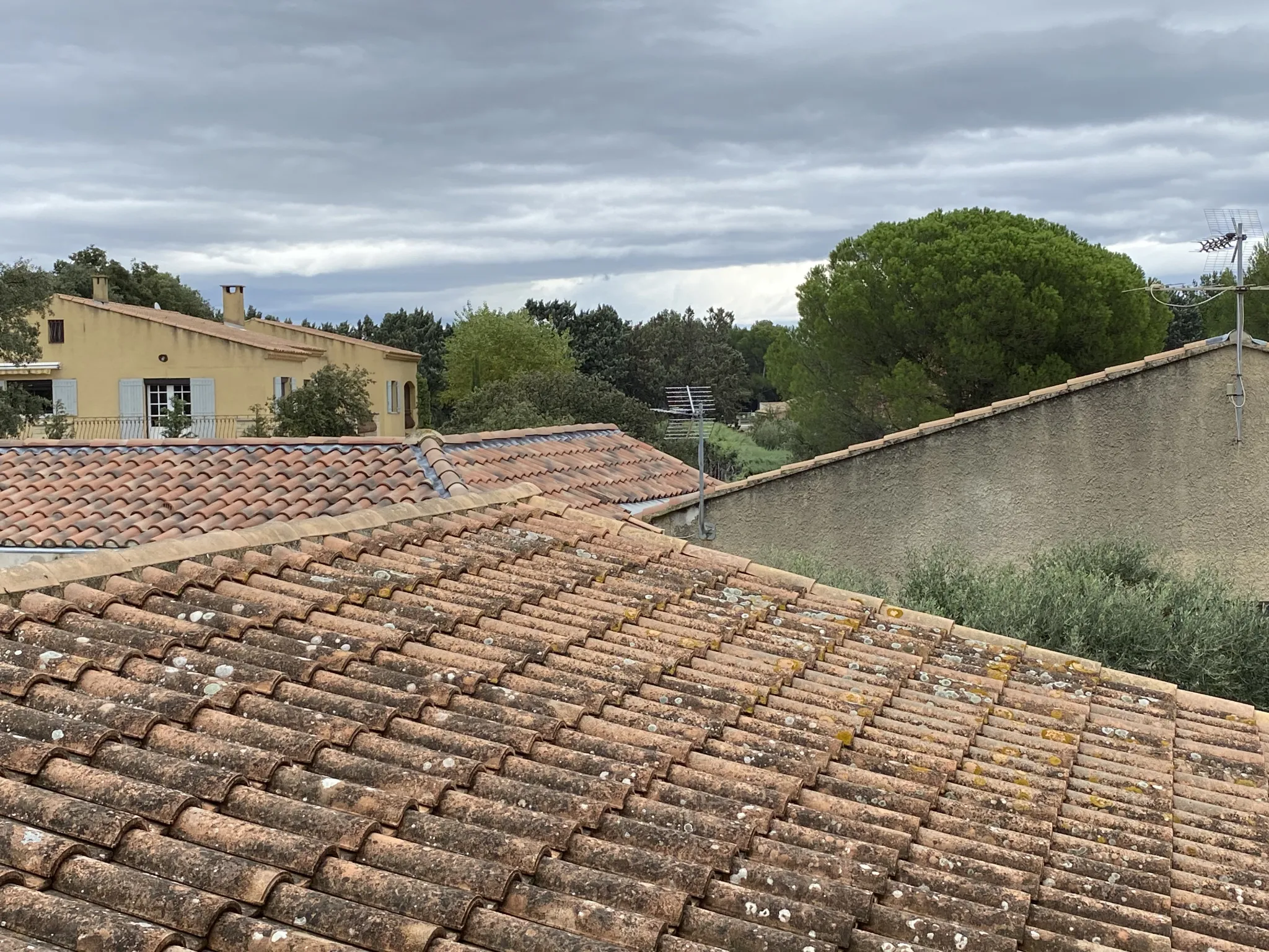 Appartement lumineux de 90 m² à Chateauneuf-de-Gadagne avec terrasse 