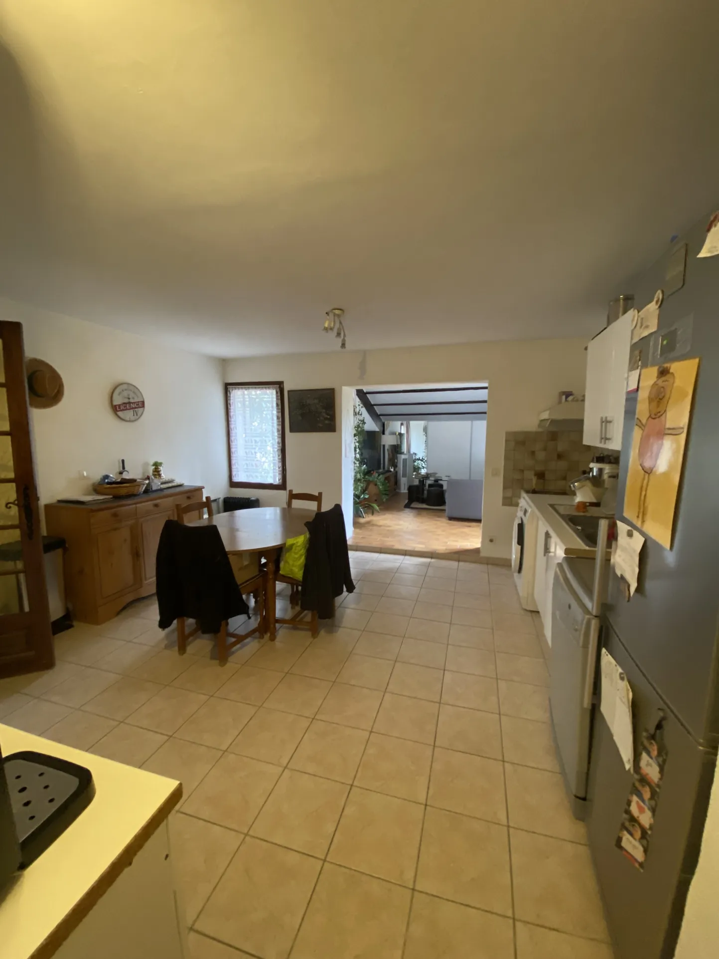 Appartement lumineux de 90 m² à Chateauneuf-de-Gadagne avec terrasse 