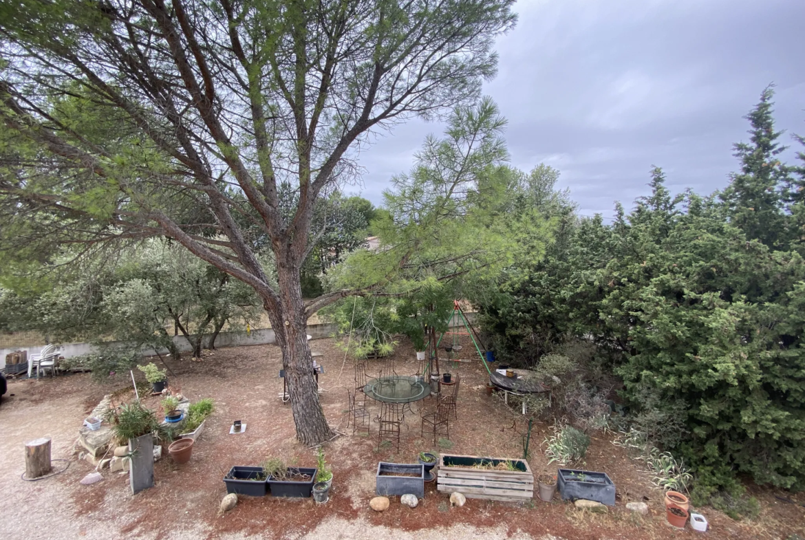 Appartement lumineux de 90 m² à Chateauneuf-de-Gadagne avec terrasse 