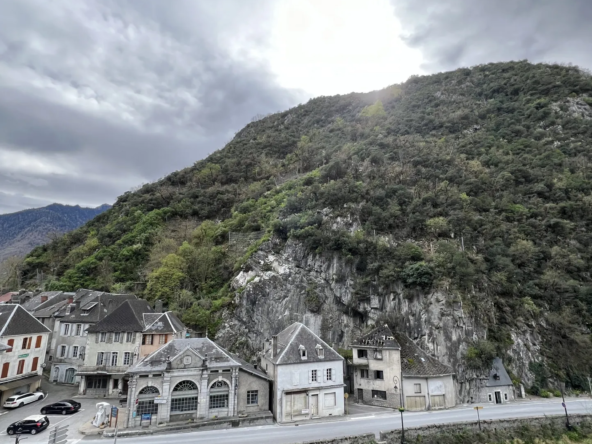 Bel appartement T3 à Saint Beat avec vue sur les Pyrénées