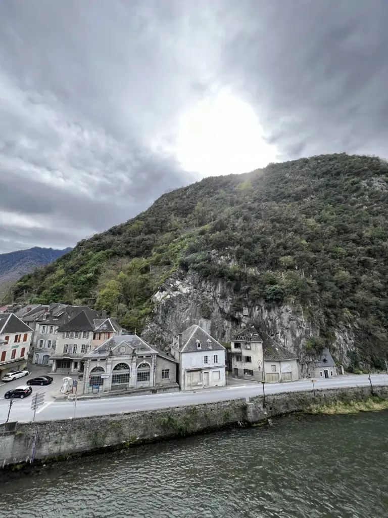 Bel appartement T3 à Saint Beat avec vue sur les Pyrénées