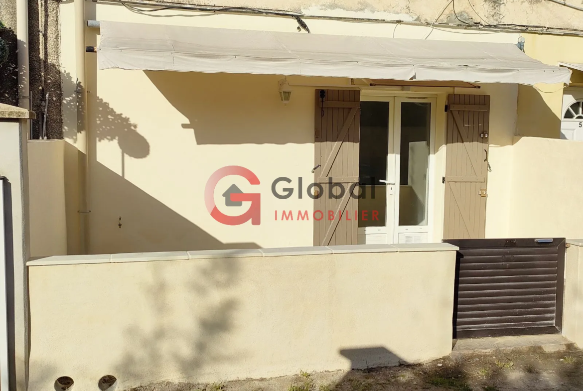 Vente maison de plain-pied avec garage à Nîmes 