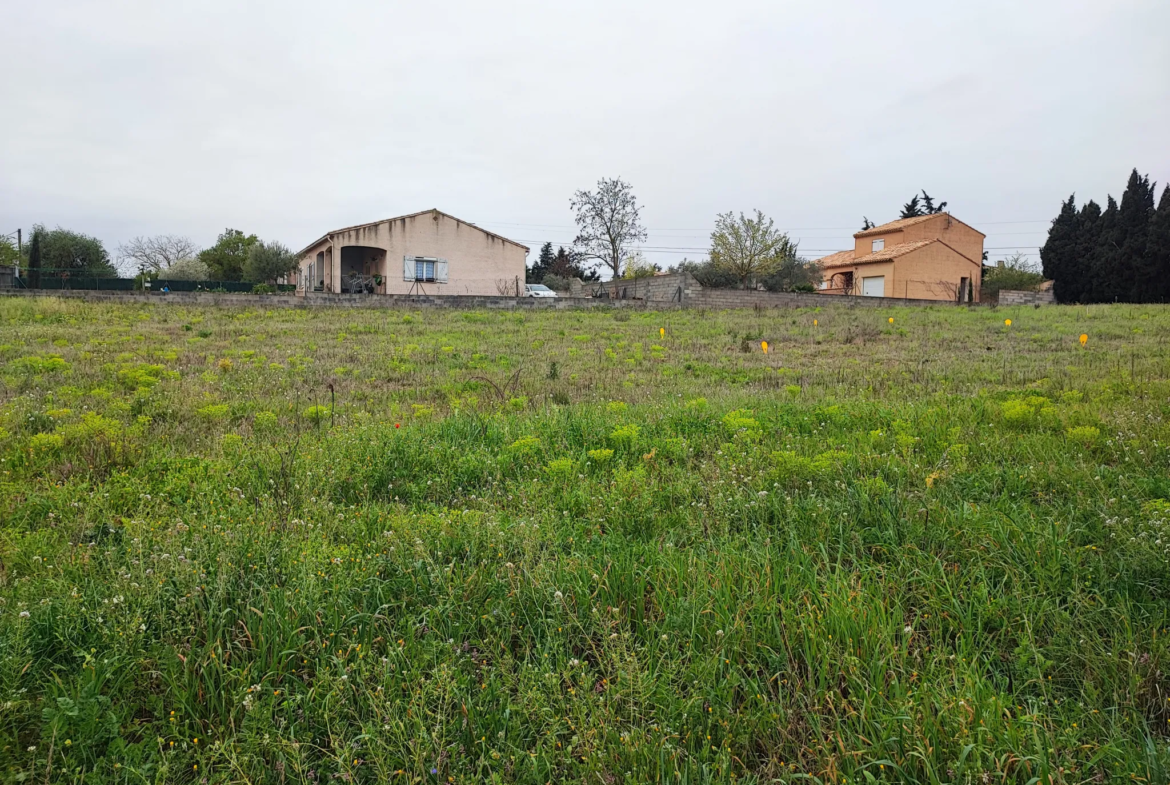 Terrain constructible de 938 m² à Castelnau d'Aude 